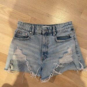 ZARA JEAN SHORTS. Size 4